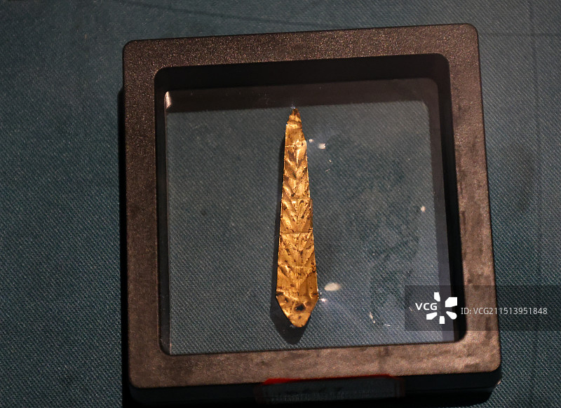 金箔叶形饰金箔饰件金箔璋形饰圆形金箔小号金箔鱼形饰图片素材