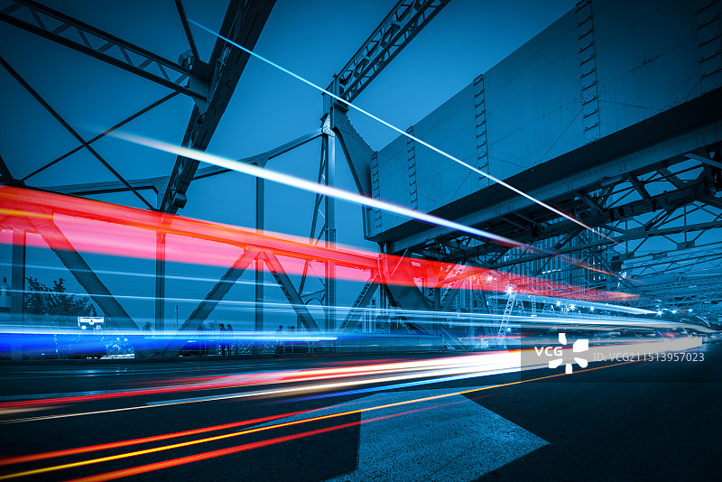 天津解放桥汽车光轨图片素材