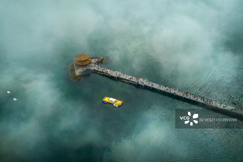 航拍青岛栈桥 平流雾图片素材
