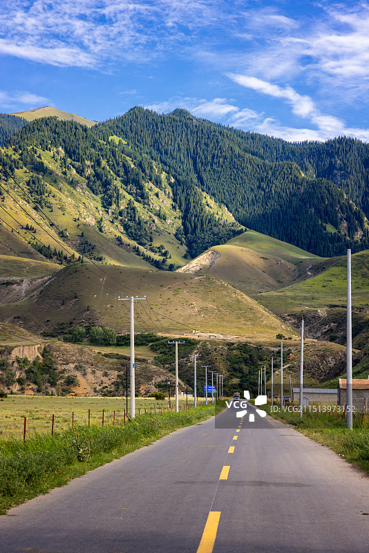 天山脚下图片素材