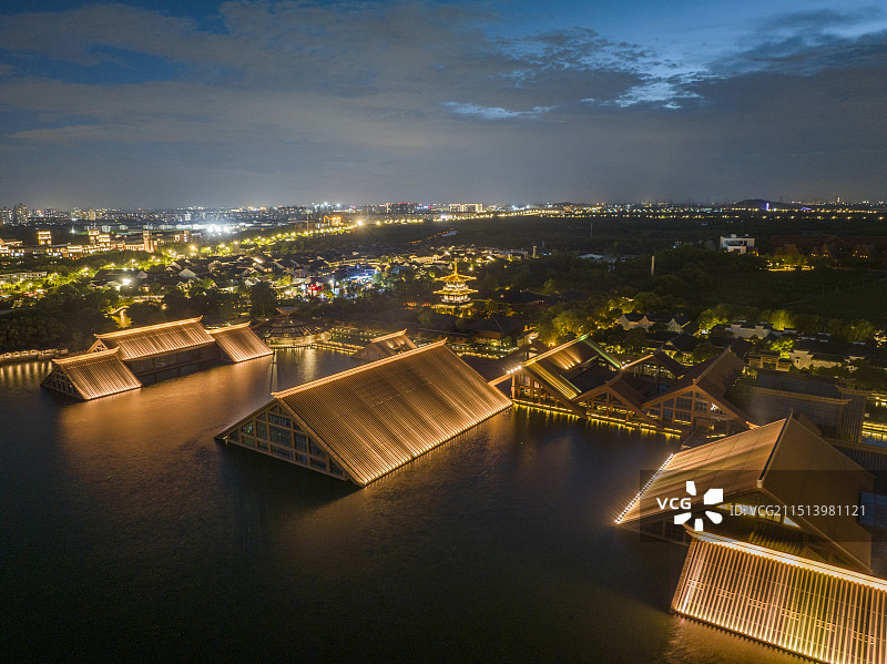 上海松江广富林文化遗址夜晚夜景图片素材