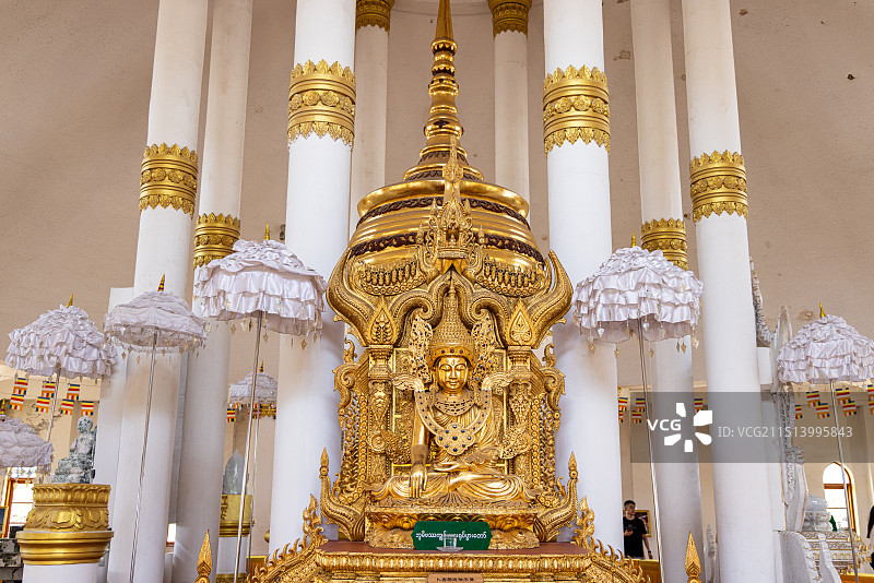 洛阳白马寺缅甸佛殿苑内佛像图片素材