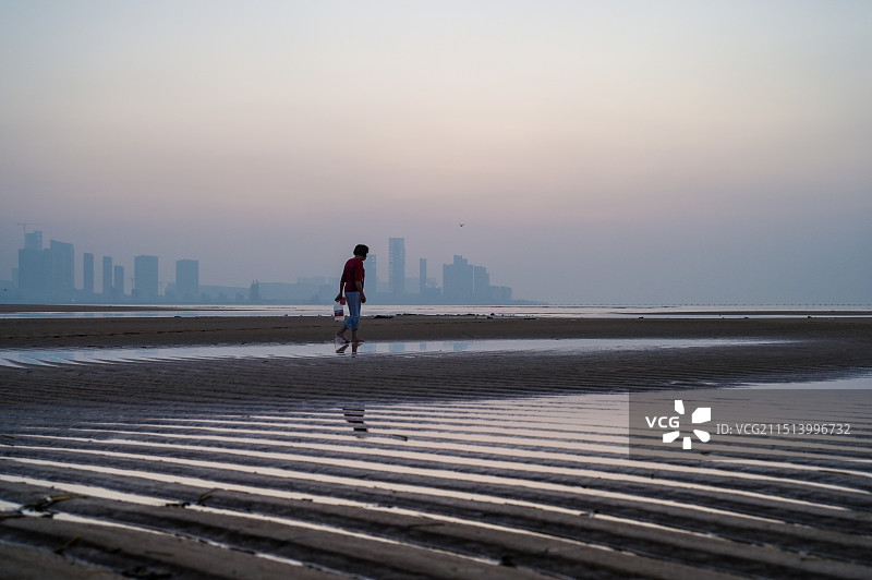 青岛城市阳台海滩日出图片素材