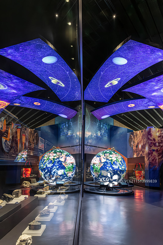 中国古动物馆(保定自然博物馆) 地球脉动主题展厅展陈装置及矿物岩石标本图片素材