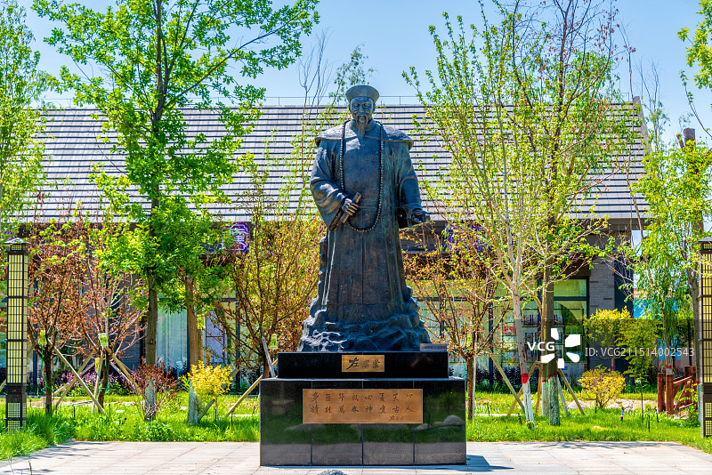 中国新疆伊犁霍城惠远古城将军府左宗棠雕像图片素材