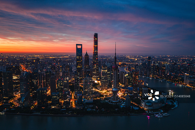 上海陆家嘴火烧云日出图片素材
