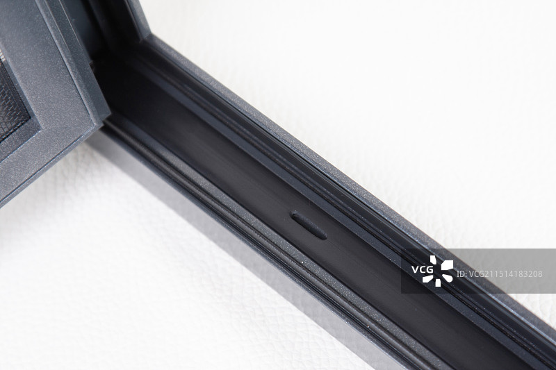 影棚拍摄白色背景铝合金窗纱窗断桥铝窗产品图片素材