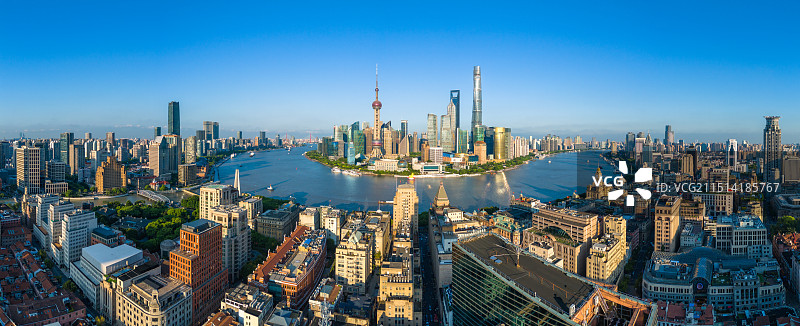 航拍上海外滩陆家嘴大场景图片素材