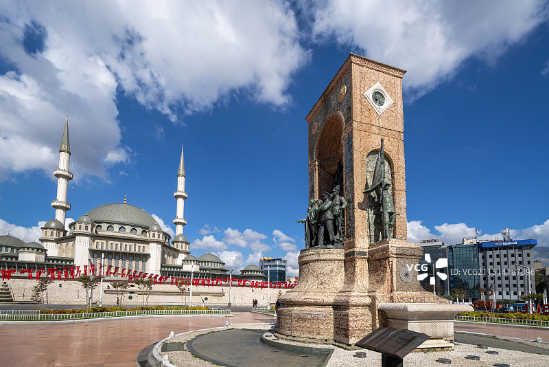 伊斯坦布尔，塔克西姆广场，塔克西姆清真寺，共和国纪念碑，独立大街，西拉塞尔维莱尔图片素材