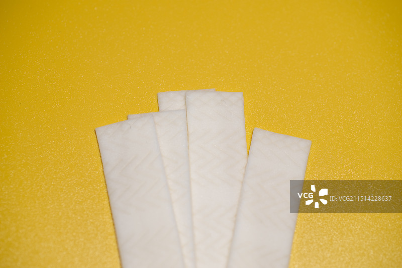 白色条状口香糖特写图片素材