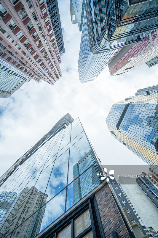 仰拍香港现代建筑图片素材