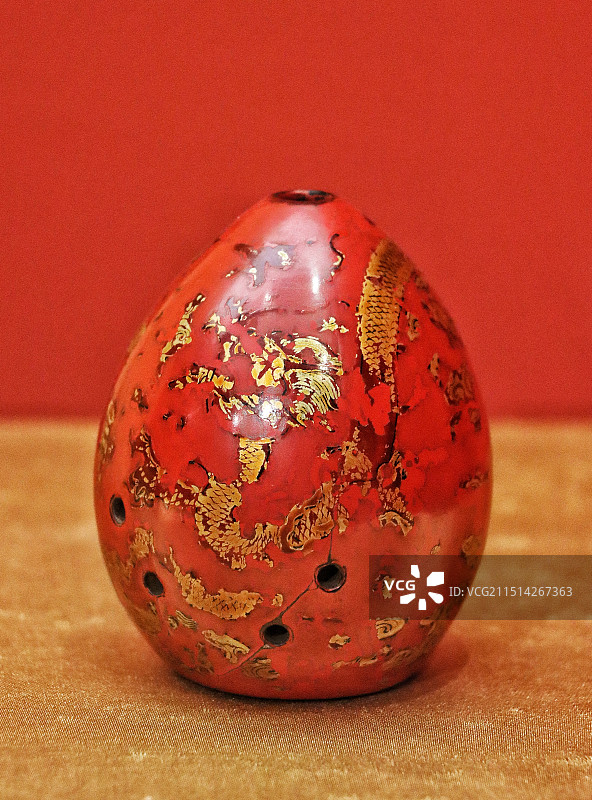 中国国家博物馆-清代红漆描金云龙埙图片素材