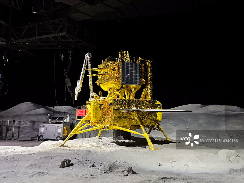 上海天文馆嫦娥五号玉兔二号模型图片素材