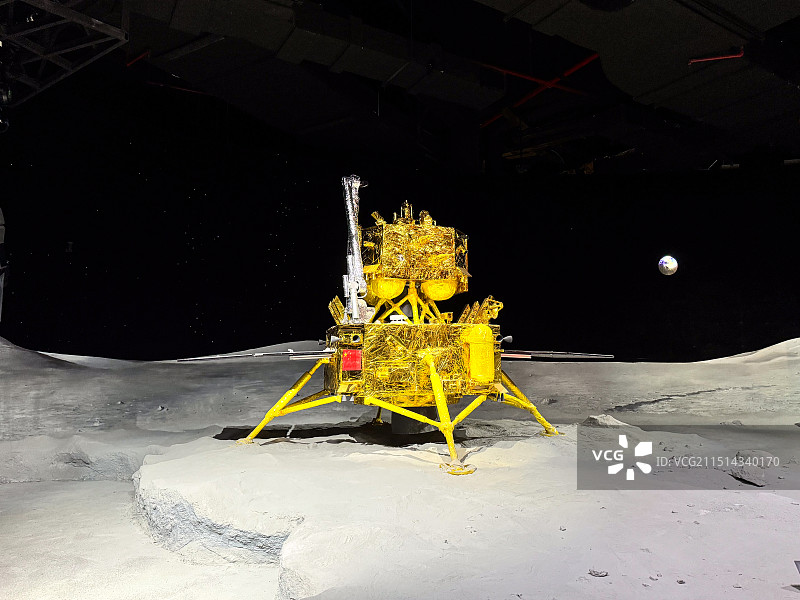 上海天文馆嫦娥五号玉兔二号模型图片素材