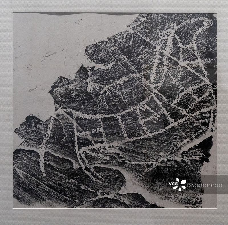 巴彦淖尔阴山岩画，拓片，奔马图图片素材