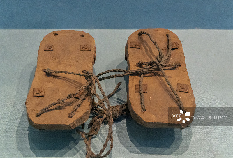 山东省济宁市博物馆（老馆）“我家就在岸上住”展：冰鞋（济宁洪庆民俗博物馆）图片素材