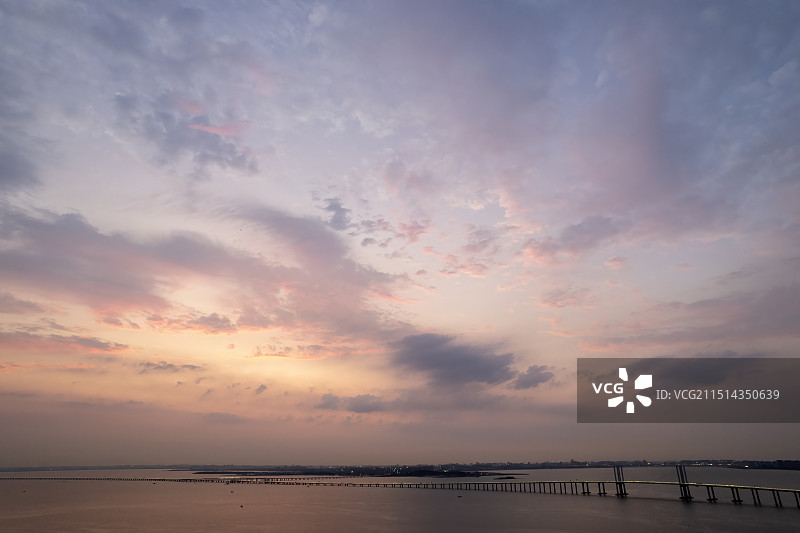 日落青岛胶州湾大桥图片素材