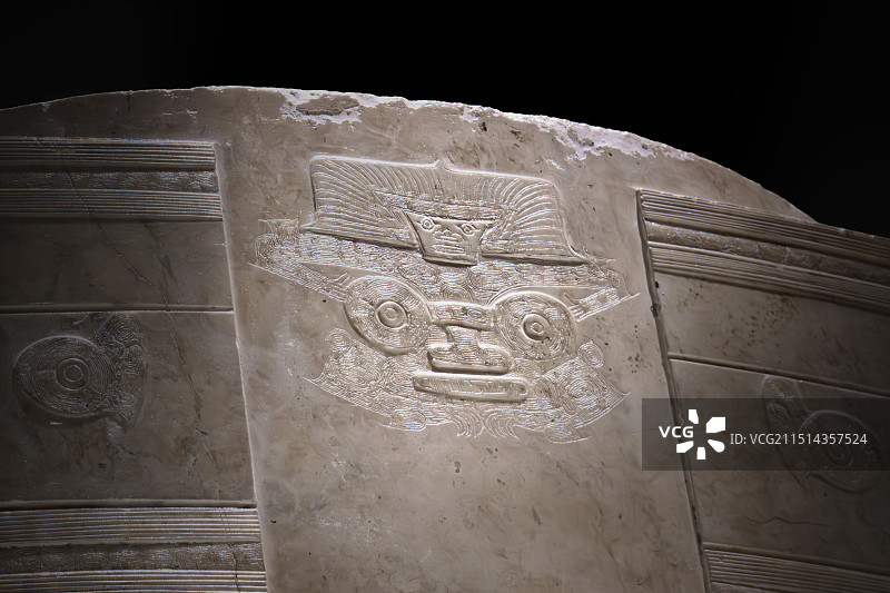 镇馆之宝新石器时代良渚文化神人兽面纹玉琮王，良渚古城反山遗址，浙江省博物馆之江馆区《浙江一万年》收藏图片素材