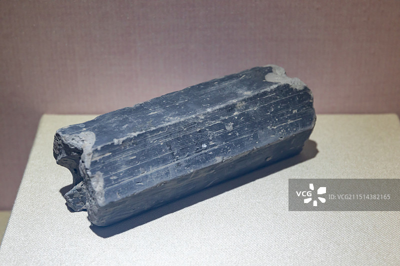 泰州姜堰博物馆展出文物六棱砖构件 宋 代 委堰坝口出土图片素材