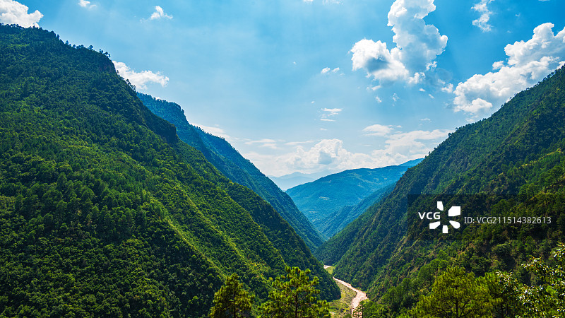 河谷仰天俯视图图片素材