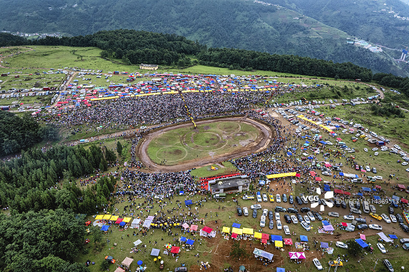 四川省凉山螺髻山火把节图片素材
