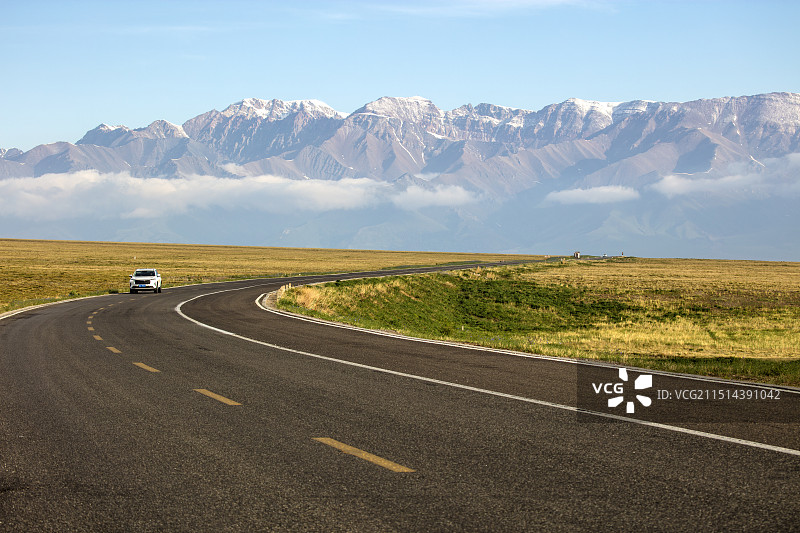 新疆伊犁赛里木湖图片素材