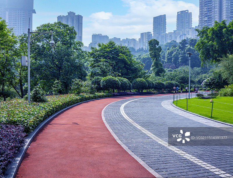 重庆市渝北区龙头寺公园园艺健身跑道图片素材