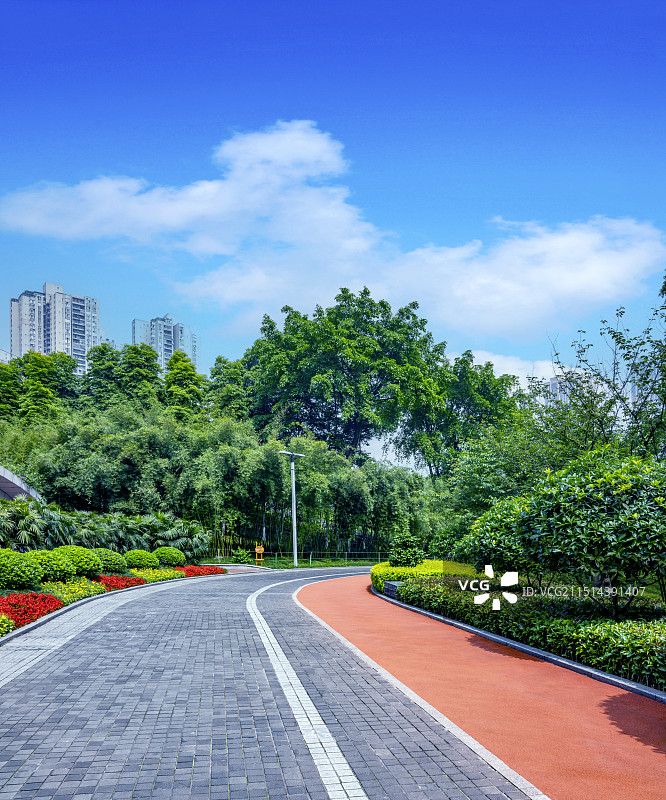 重庆市渝北区龙头寺公园园艺健身跑道图片素材