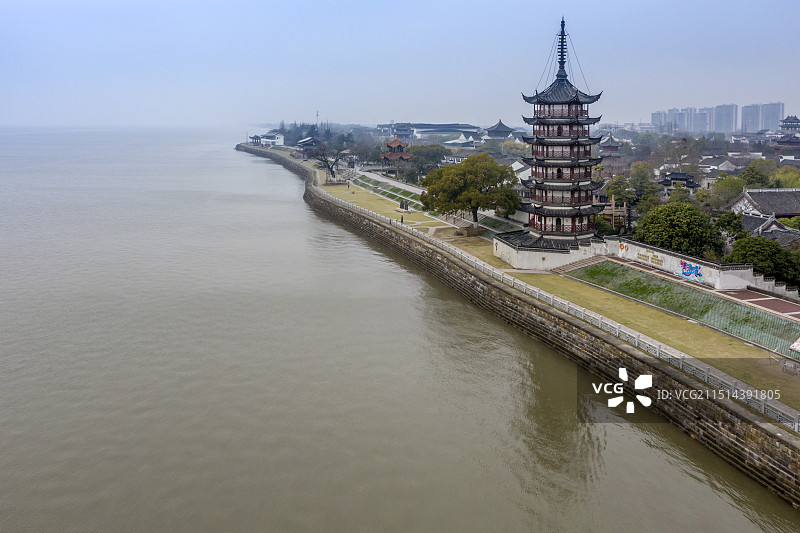 浙江省海宁市盐官钱塘江观潮处图片素材