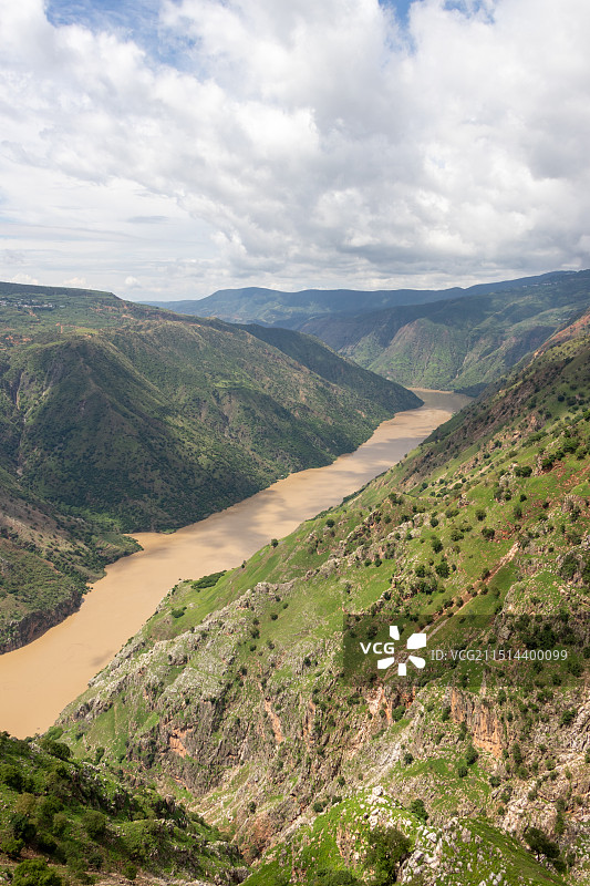 金沙江大峡谷，云南四川边界图片素材