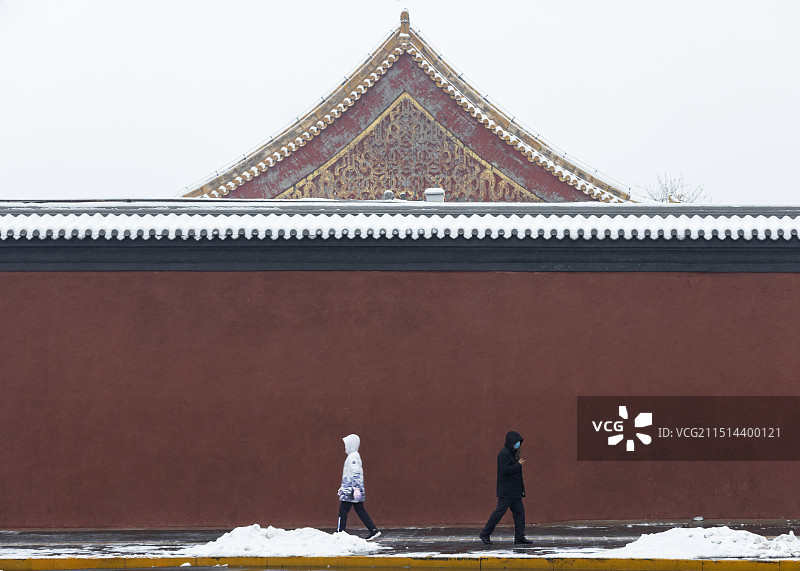 雪中北京雍和宫红墙图片素材