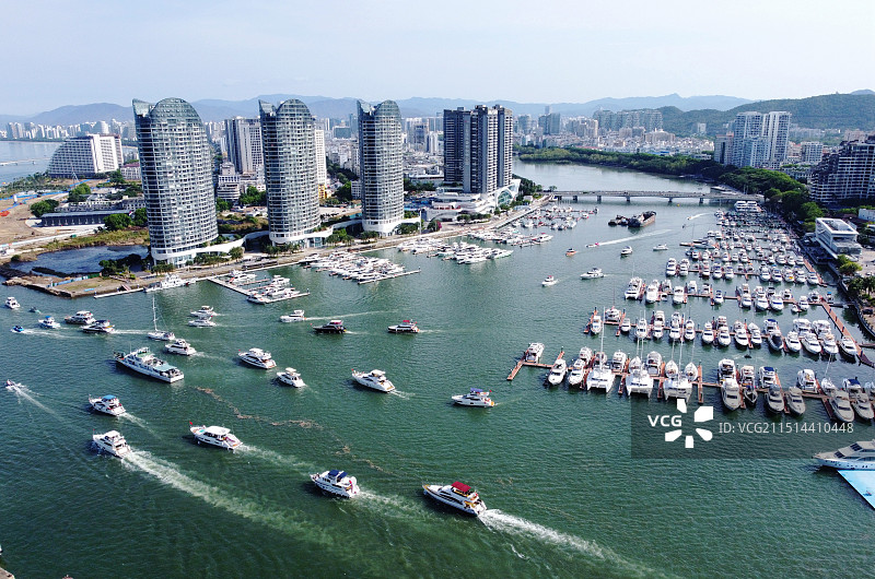 海南三亚：乐享休闲  海上“艇”火图片素材