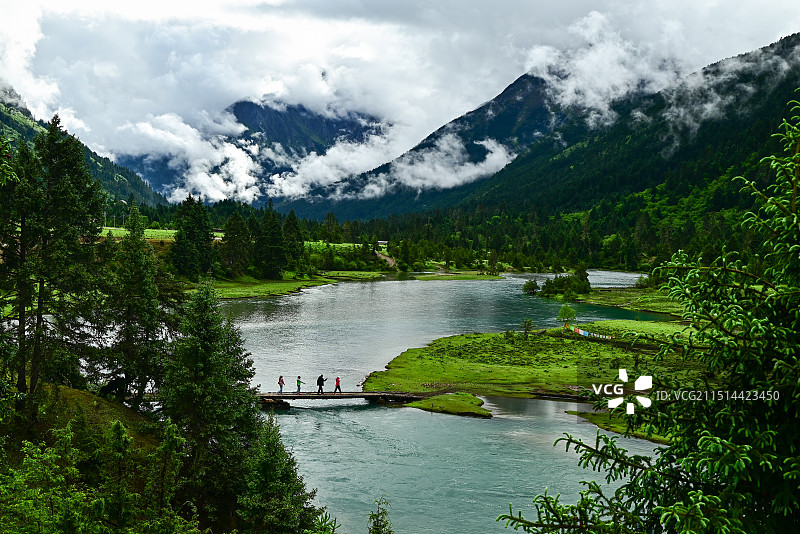 林芝巴松措结巴村新措风光图片素材