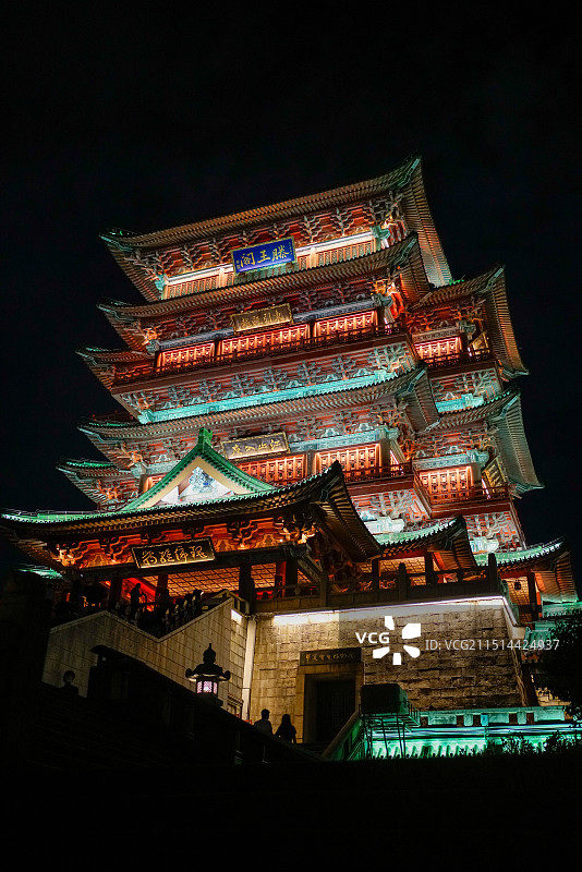南昌滕王阁夜景中式建筑辉煌图片素材