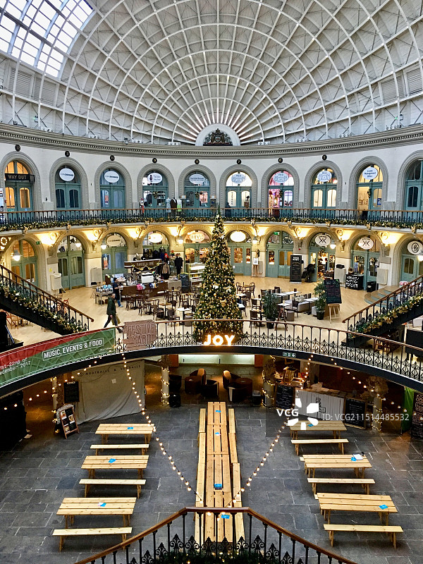 英国利兹Corn Exchange购物中心圆形穹顶图片素材