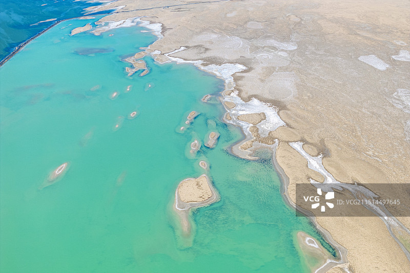 航拍青海省海西茫崖翡翠湖 湖水纹理图片素材