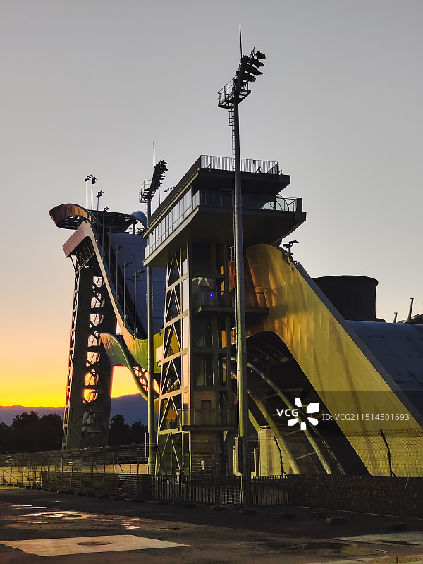 北京市石景山区，落日黄昏中的首钢大跳台图片素材