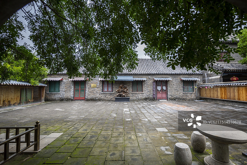 山东省济宁市邹城市孟府：建筑一角图片素材