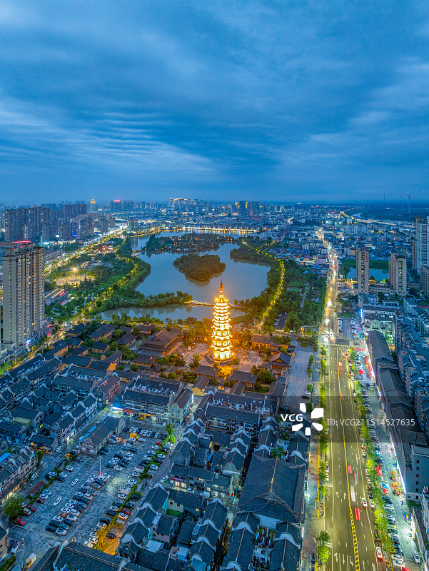 航拍江苏淮安涟水五岛湖公园城市风光图片素材