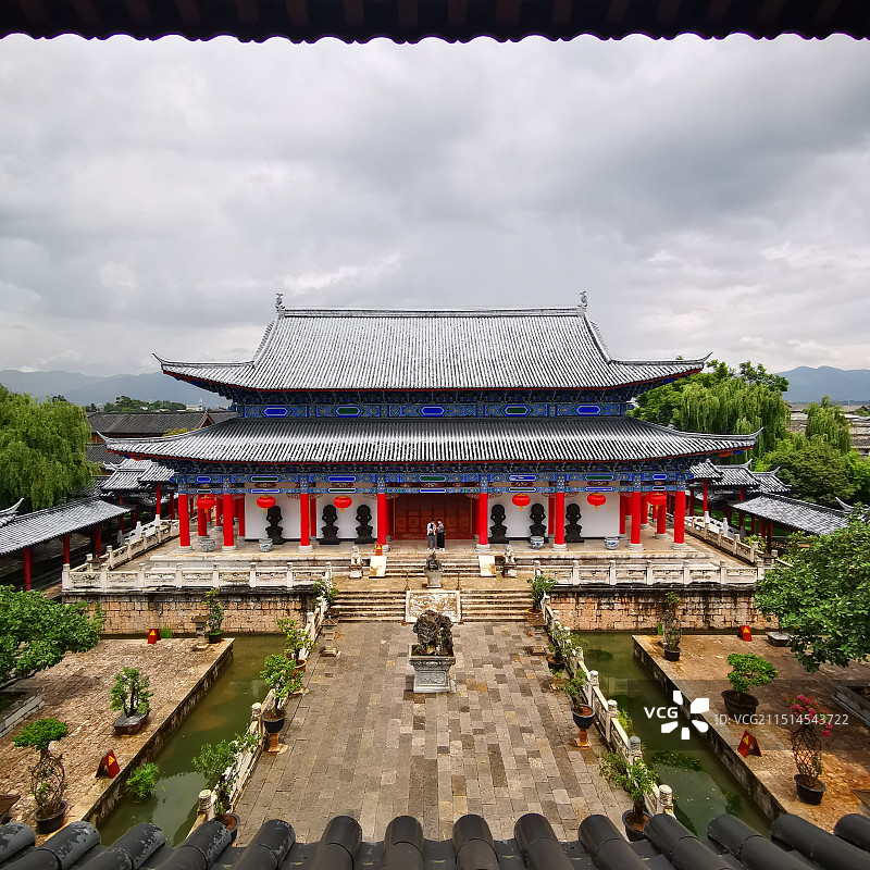 雨中的木府图片素材