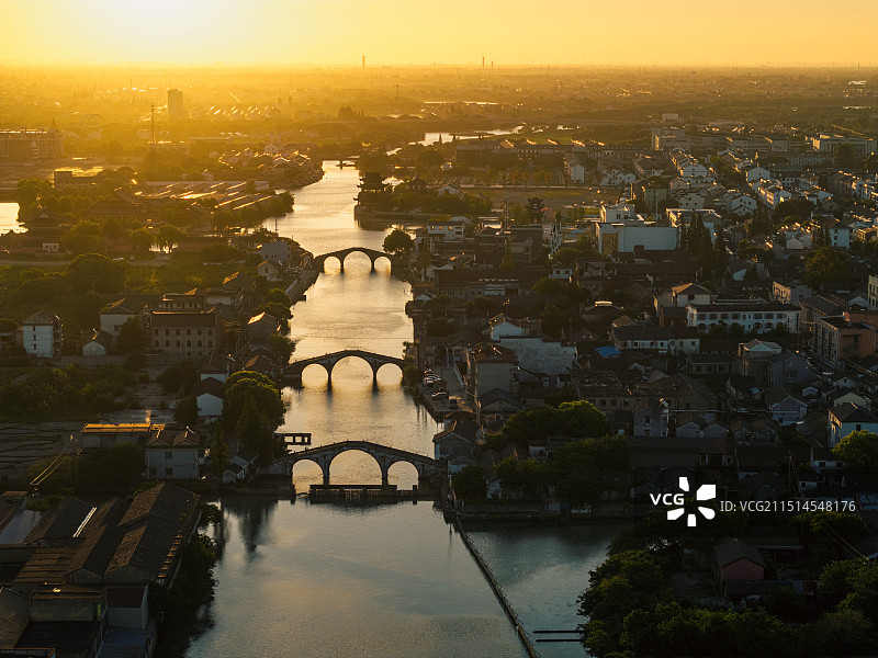 双林三桥--浙江省湖州市南浔区双林镇双林三桥日出朝霞航拍景观图片素材