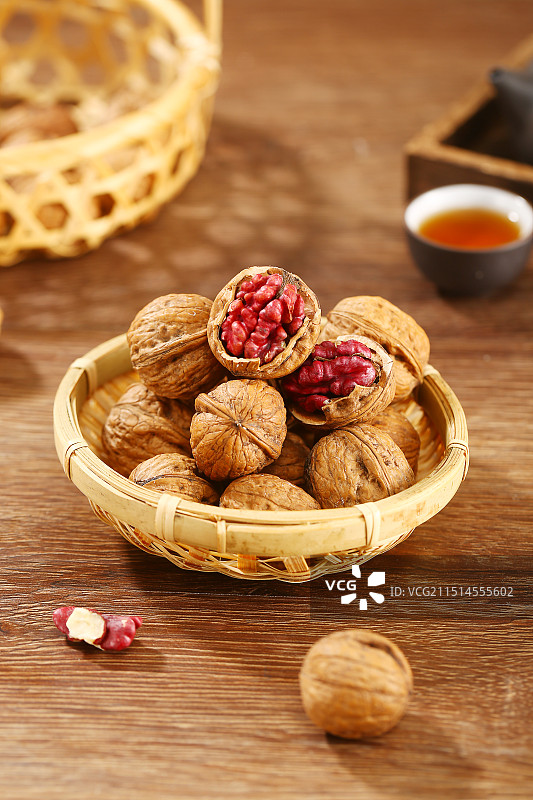 红皮核桃图片素材