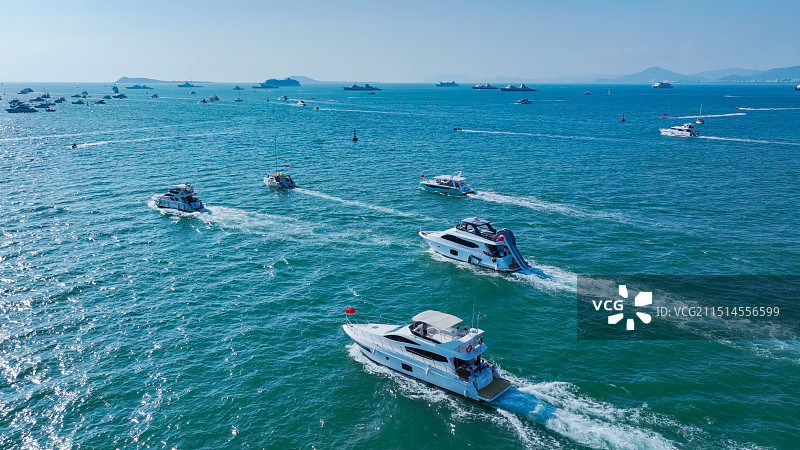 海南三亚游艇出海航拍图片素材