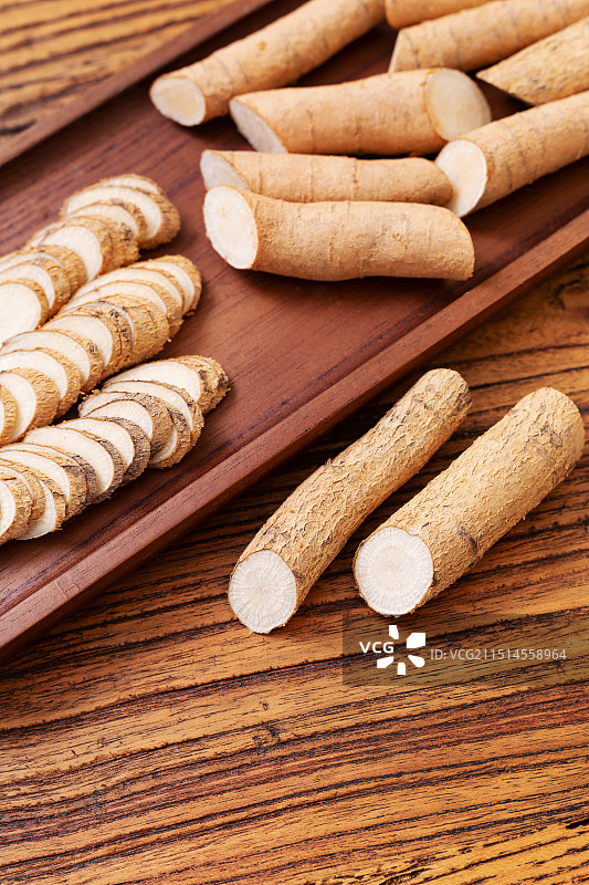 新鲜的中药牛大力，切片图片素材