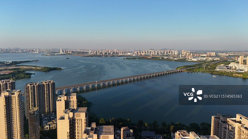 武汉江夏区武汉客厅江夏湿地道路桥梁图片素材