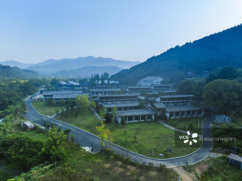 航拍大茅山国际康养酒店图片素材