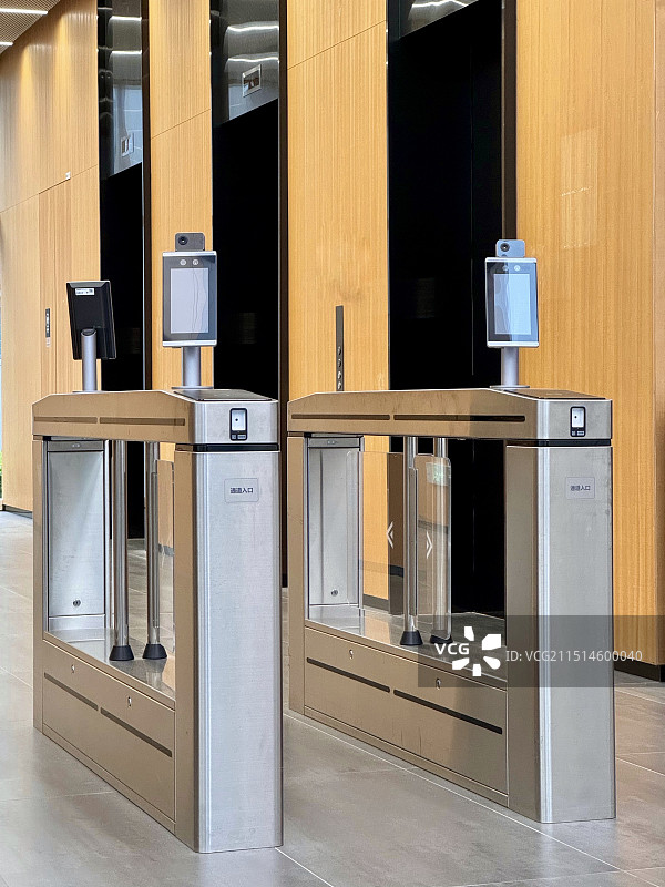 现代风格的办公楼入口门禁系统图片素材