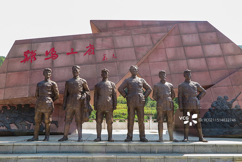 中国贵州毕节市七星关区鸡鸣三省景区，鸡鸣三省纪念园，鸡鸣三省会议，参加鸡鸣三省会议的六常委塑像图片素材
