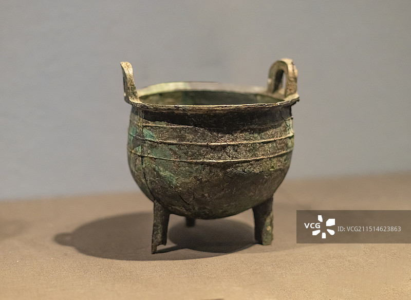 铜鼎 商 咸阳市武功县尚家坡遗址出土 陕西历史博物馆图片素材