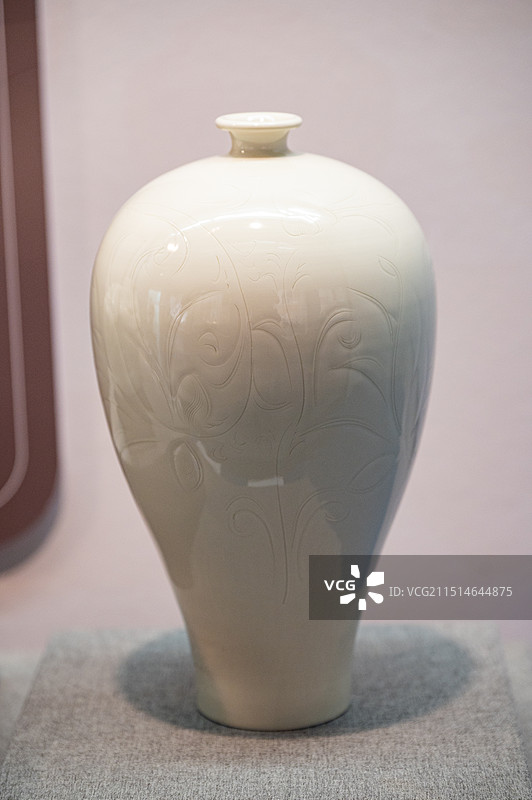天津博物馆 京津冀古代名窑瓷器展 现代 定窑 梅瓶 庞永辉作品图片素材